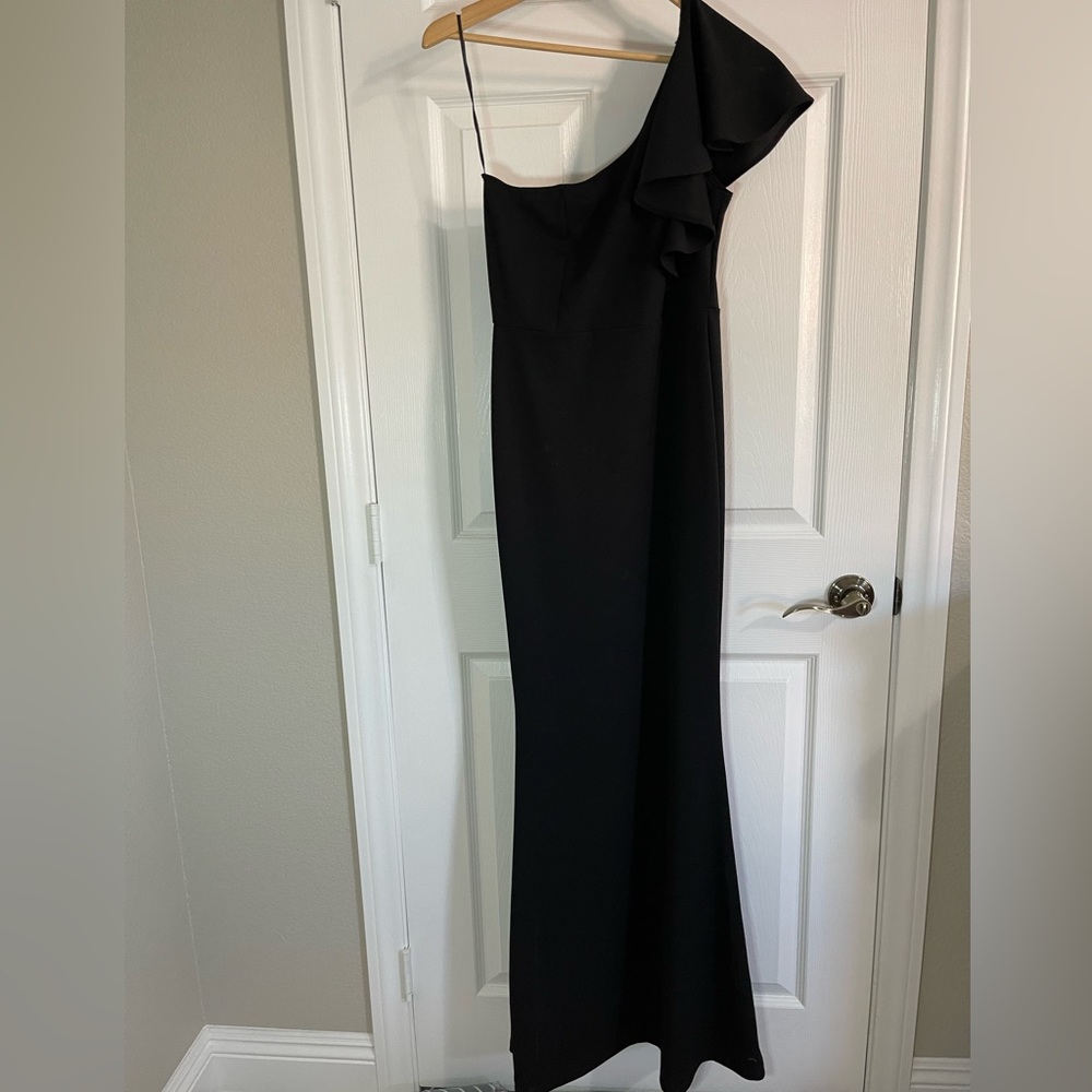 ElleCLO floor length dress - Size Medium
